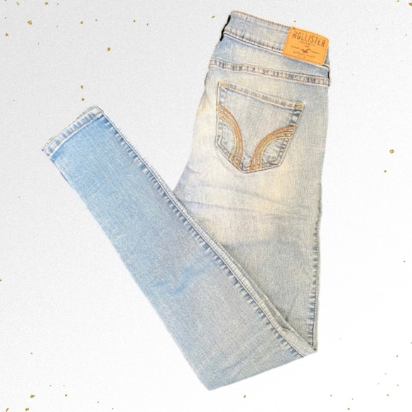 Hollister Skinny Jeans - Picture 2 of 3